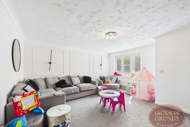 42, Crome Close, Wellingborough photo 4