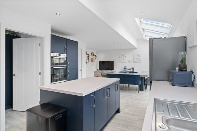 24, Slater Crescent, Up Holland photo 4