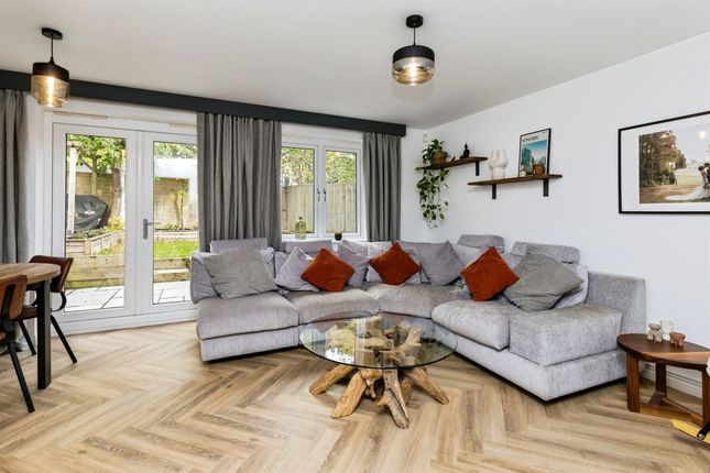 Orchard Close, Burgess Hill photo 3