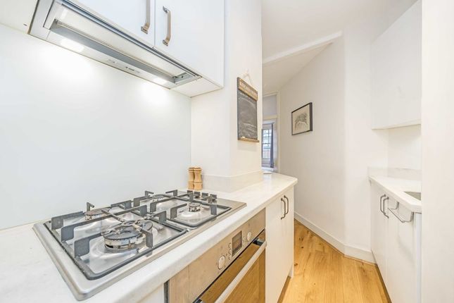 Flat for sale in Sandwich Street, London