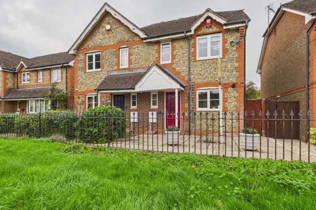 Cam02119G0-Pr0476-Still017