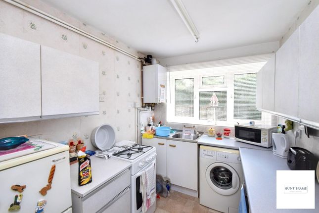8 Meachants Court, Meachants Lane, Eastbourne photo 4