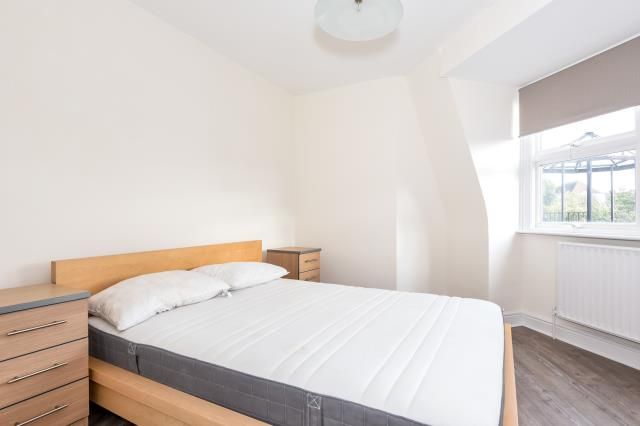 Flat 11 Langland Mansions, 228, Finchley Road, London photo 5