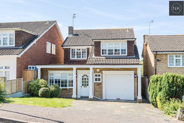 Detached house to rent in Great Oaks, Chigwell, Essex