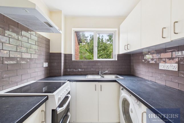 44, Reddings Park, The Reddings photo 3