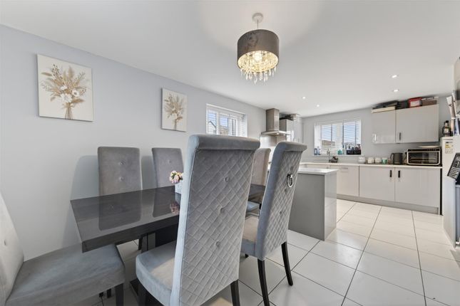 31, Friesland Avenue, Milton Keynes photo 3