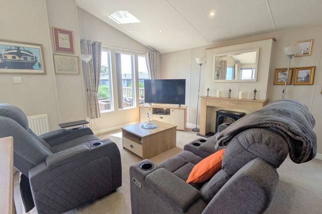 24 Sea Lawns, St. Austell photo 4