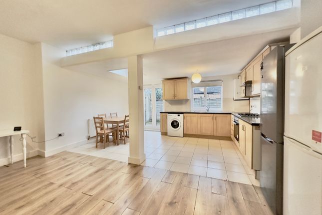 Thumbnail Terraced house to rent in Ashvale Road, London