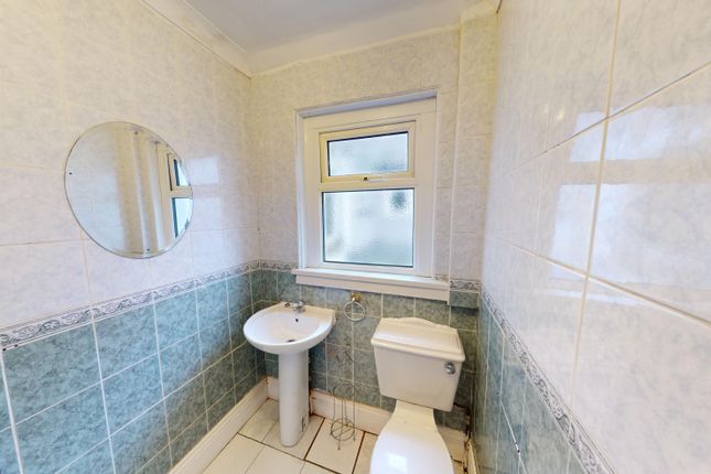 First Floor Flat, 117, Woodlands Road, Barry photo 5