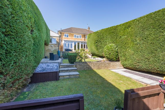 28 Pomeroy Close, Amersham photo 2