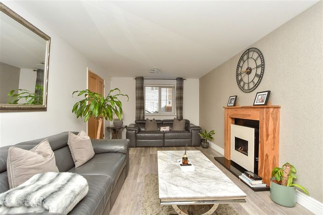 4-bed detached on Gudgeon Crescent Hoo, Rochester, £500,000