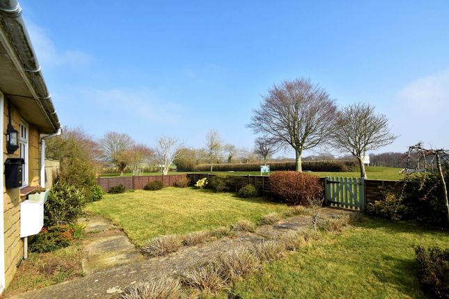Bungalow to rent in Dubbers, Ventnor
