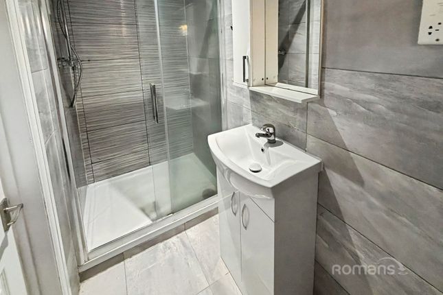 Room 1, 49, Earls Lane, Slough photo 3