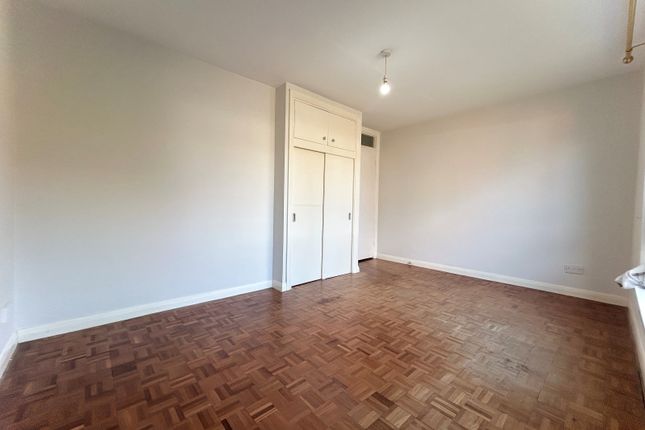 16, Upton Dene, Grange Road, Sutton photo 5