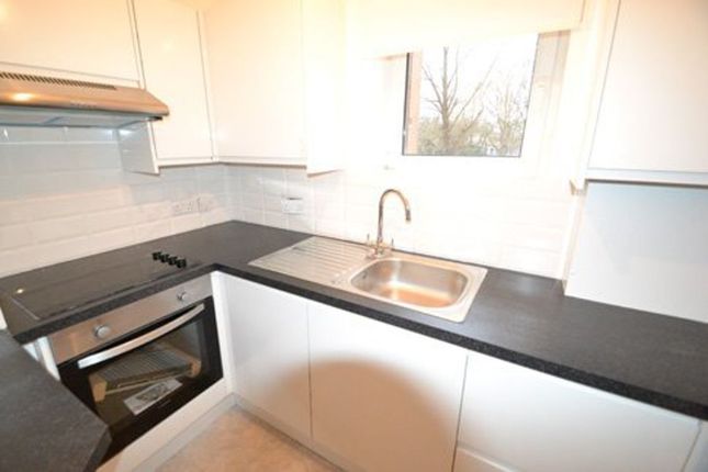 Flat to rent in Waverley Road, London