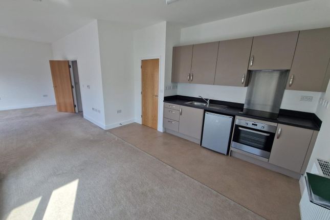 Flat, 19, Centric Close, Oval Road, London photo 3