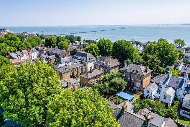 58, Cambridge Road, Southend-On-Sea photo 2