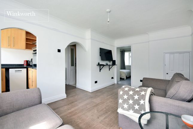 48, Abbotts Road, Sutton photo 2
