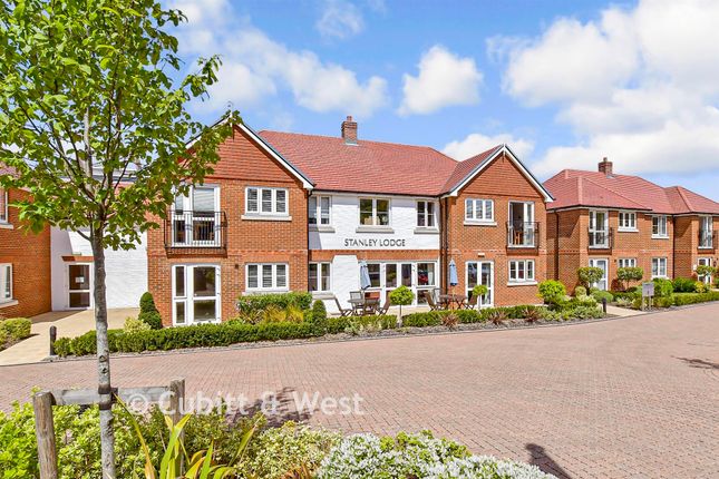 Stanley Lodge, Great Tattenhams, Epsom photo 2
