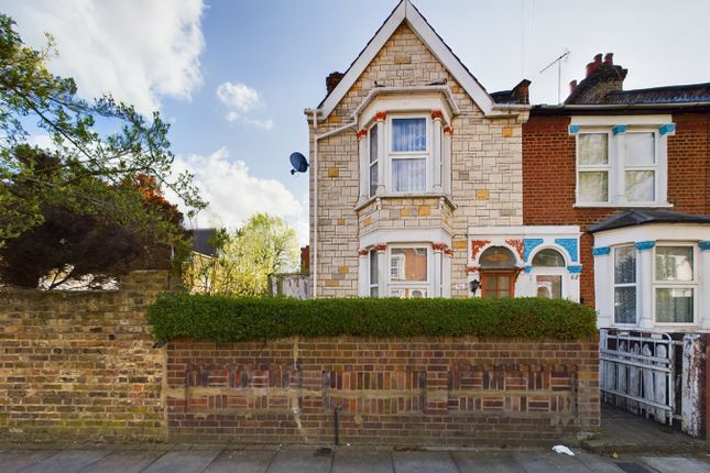 Thumbnail End terrace house for sale in Roslyn Road, London