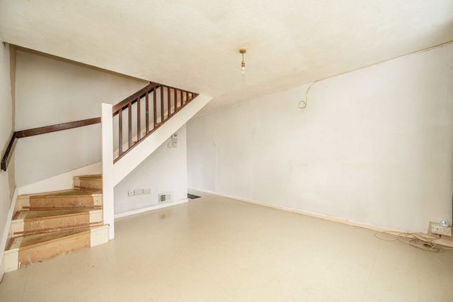 36, Tawny Close, Feltham photo 2