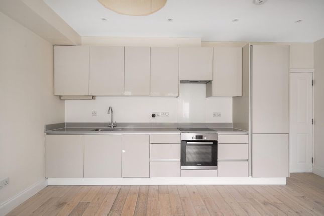 Flat 1, 25, Brougham Road, Acton photo 4