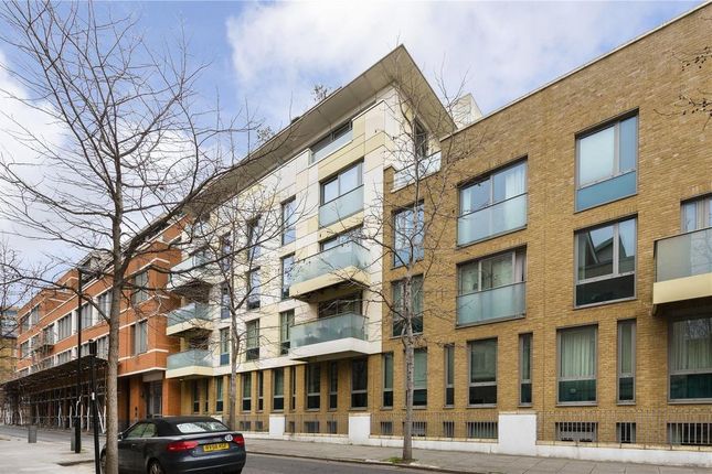 Thumbnail Flat to rent in Trematon Walk, London