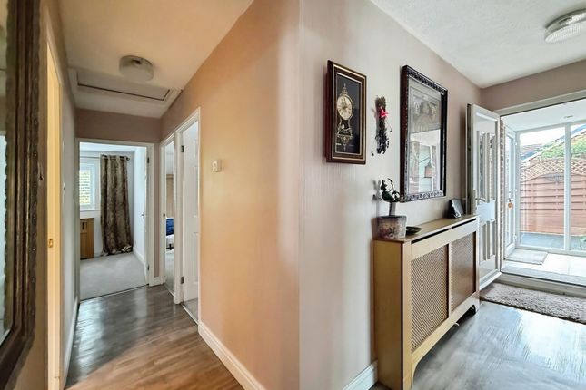 2, Mallard Avenue, Kidderminster photo 3