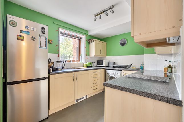 Flat 2, Sydenham House,, Sun Street, Berkshire photo 2
