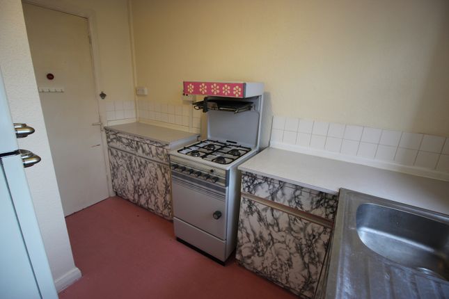 Flat 11, Dora House, Rhodeswell Road, Limehouse, LONDON photo 4