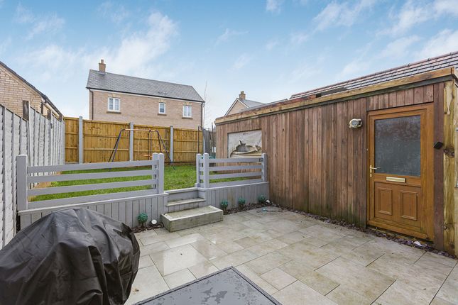 11, Crown Close, Wantage photo 3