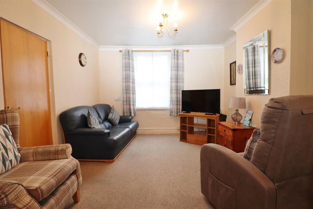 5, Barnet Lane, Borehamwood photo 2
