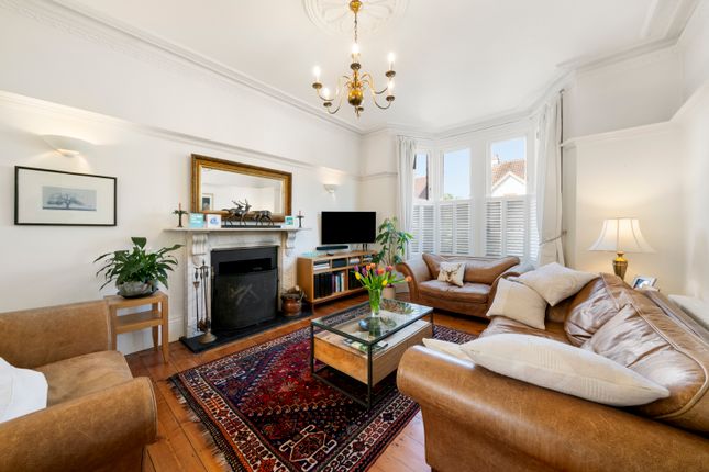 37, Vicarage Road, Hampton Wick photo 4