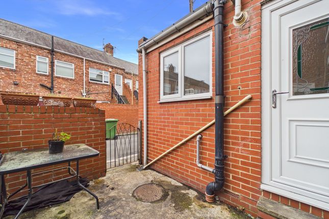 24 Fowler Gardens, Gateshead photo 4