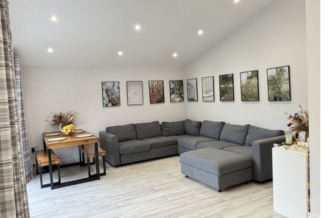 8a, St. Albans Hill, Hemel Hempstead photo 4