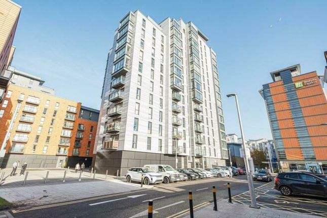 Flat for sale in Slough, Berkshire