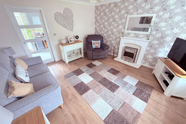 27, Mildenhall Close, Warrington photo 3