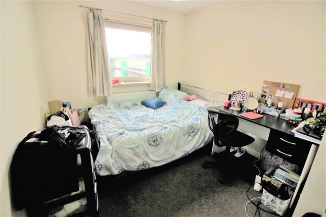 227, Parkhouse Court, Hatfield photo 4