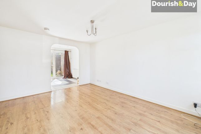 4, Cherrywood Close, Staffordshire photo 2