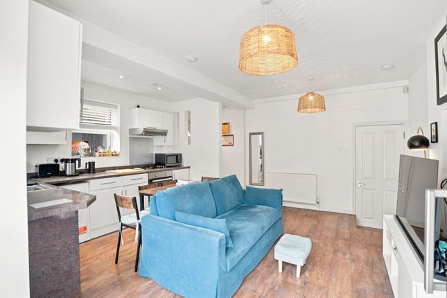 Garden Flat, 110, Wiverton Road, London photo 3