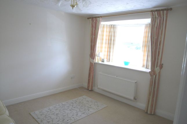 25, Tristram Close, CHANDLER'S FORD photo 3