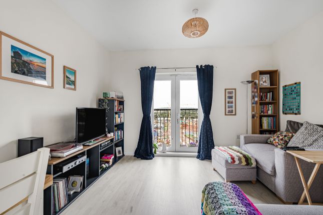 15, Shareford Way, Exeter photo 3