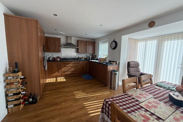 26, Goldcrest Road, Mansfield photo 3