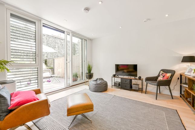 Brentwater Terrace, Hanwell photo 4
