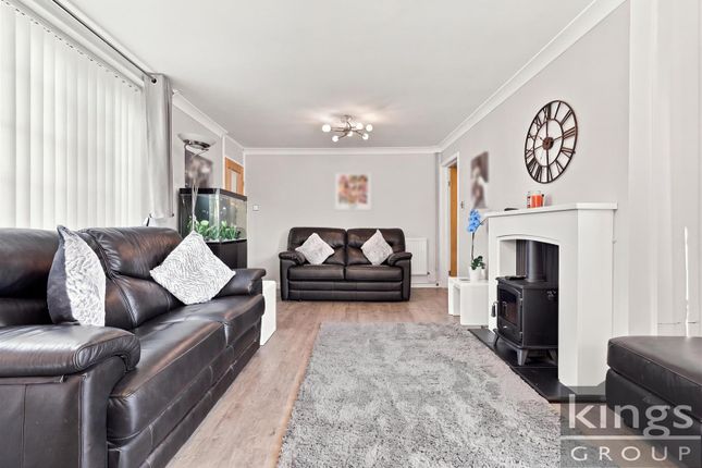 122, Woodcroft, Harlow photo 2