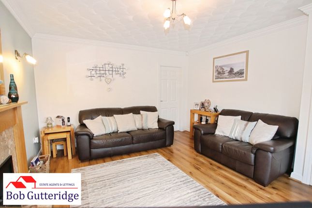32, Priam Close, Newcastle-under-Lyme photo 4