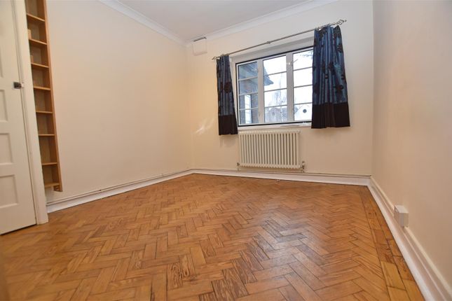 Flat to rent in Church Road, Osterley, Isleworth