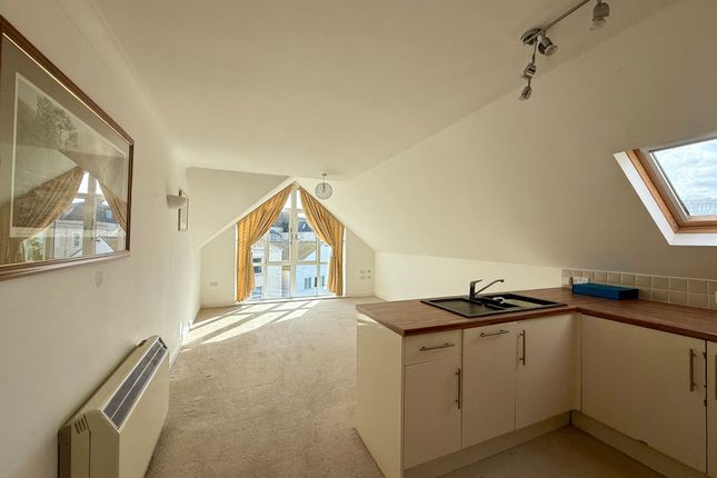 Apt 15, Fountain Court, Teignmouth photo 2
