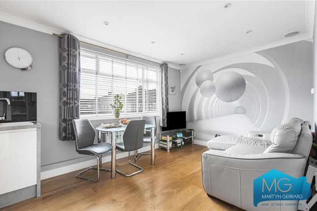 Thumbnail Flat for sale in Priory Close, Southgate, London