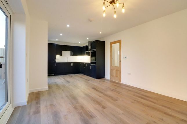 1 Horstead Avenue, Brigg photo 5